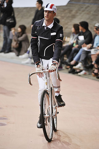 Moncler Gamme Bleu / - 2011